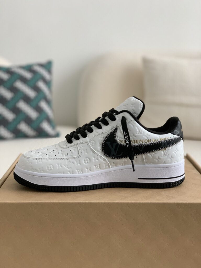新品Louis Vuitton Air Force 1 ホワイト/ブラック Louis Vuitton x Nike Air Force 1 Low 'White Black' – THE VARKON
