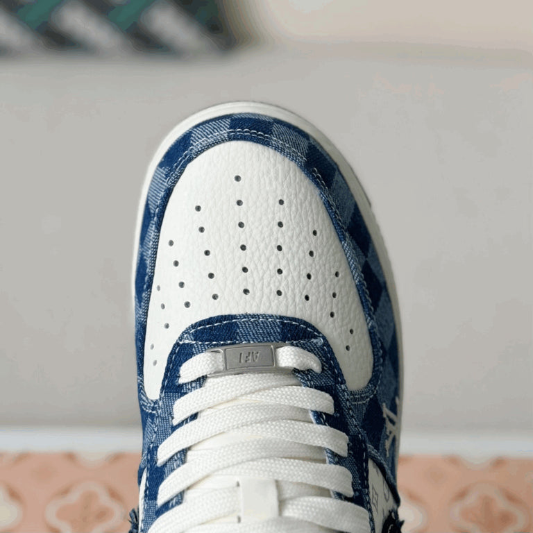 Louis Vuitton Nike Air Force 1 デニム Louis Vuitton x Nike Air Force 1 Low “Blue Damier Denim” – THE VARKON